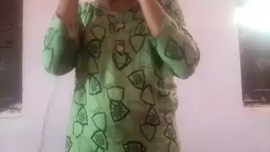 Indian milf undressing