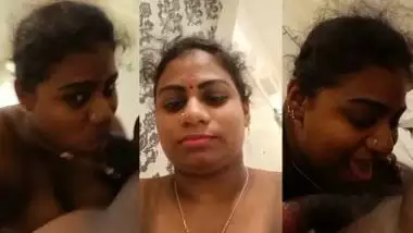 Sucking a dick before getting fucked in the Telugu sex video